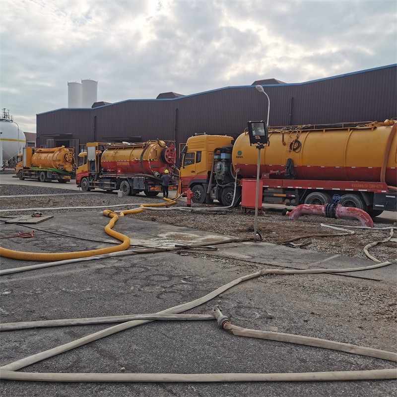 南长污水池清理