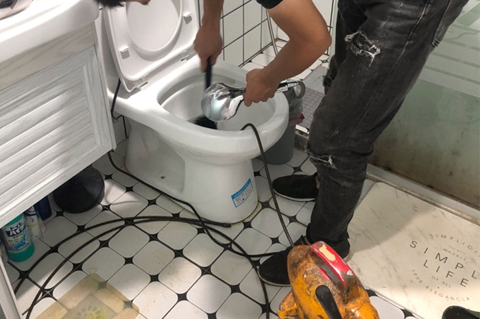南长马桶堵塞自己疏通还是找师傅?专业上门服务让你省时更省心