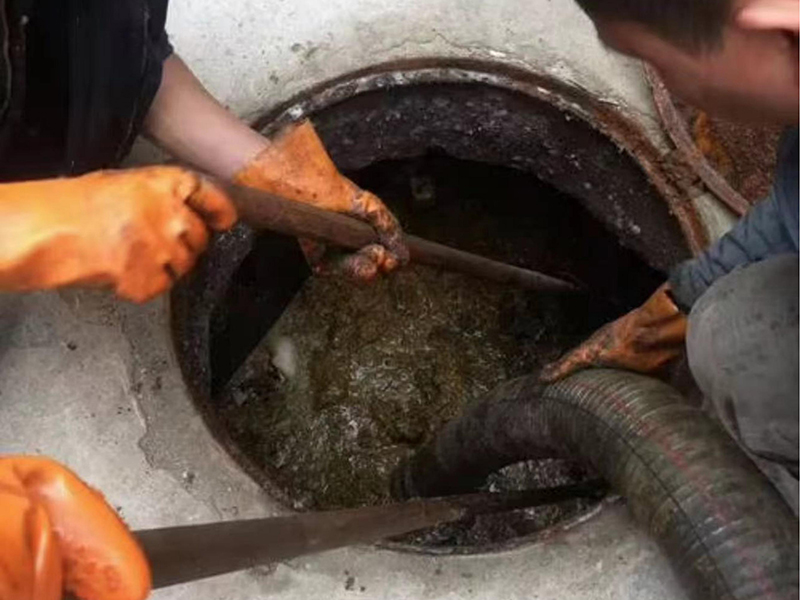 南长清理化粪池时如何避免沼气的危害?